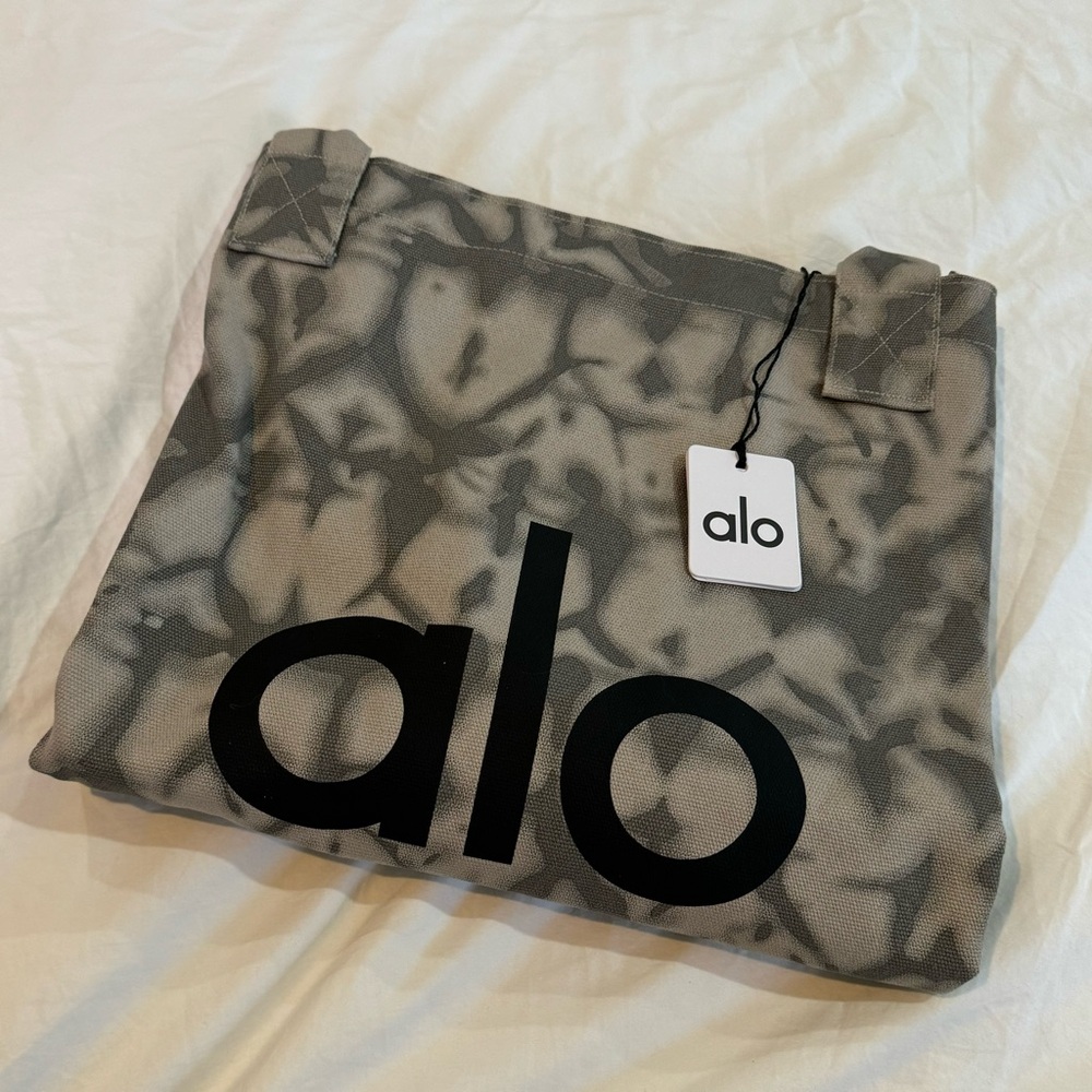 NWT Alo Iconic Shopper Tote Bag - Picture 3 of 3